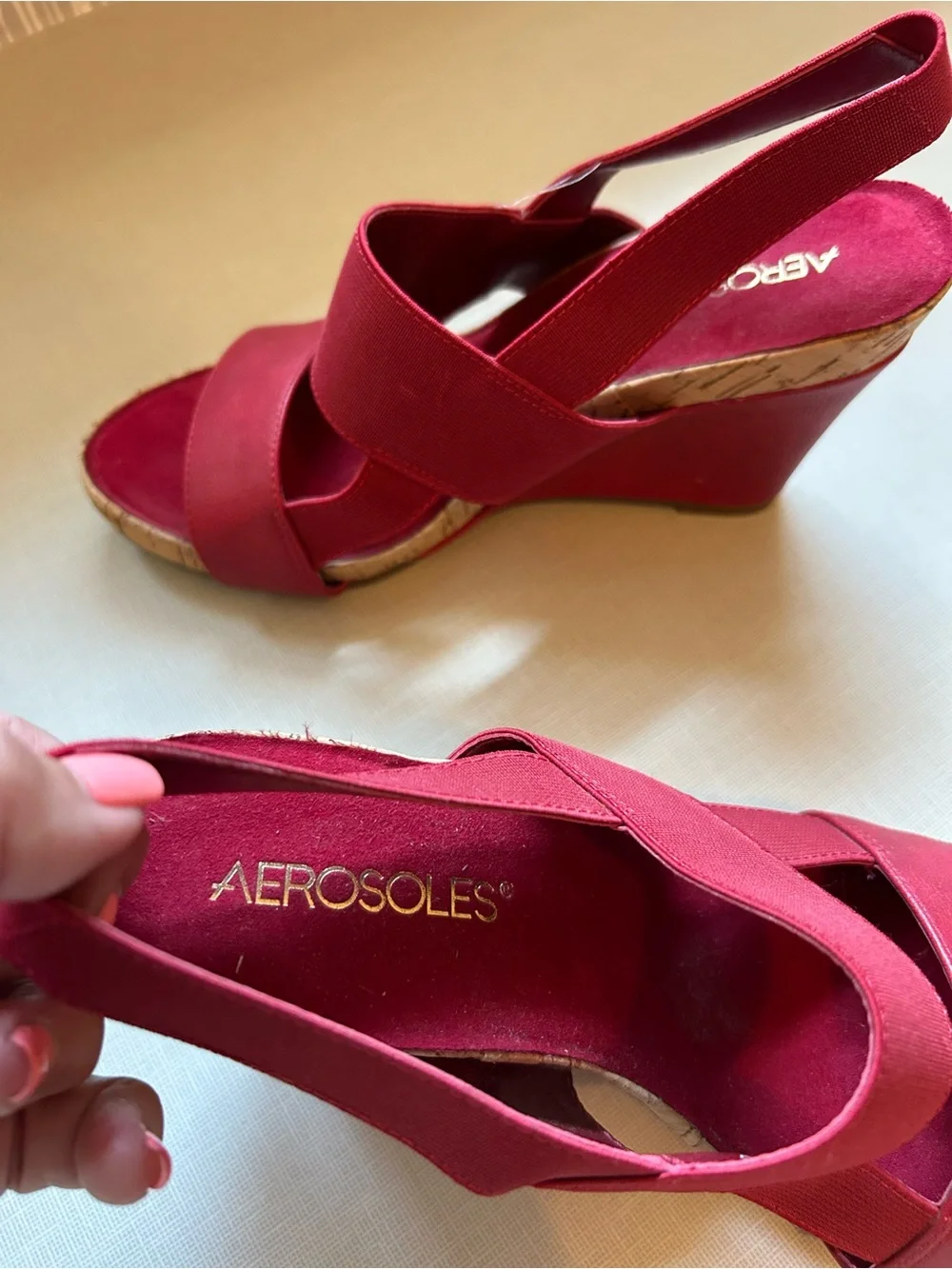AEROSOLES vibrant red